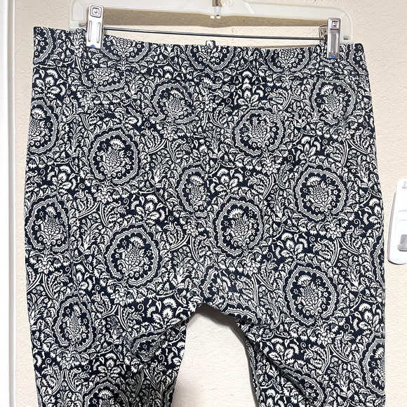 J. Crew Women's Winnie Pants Size 10 Stretch Pull on navy cream print - Picture 4 of 5